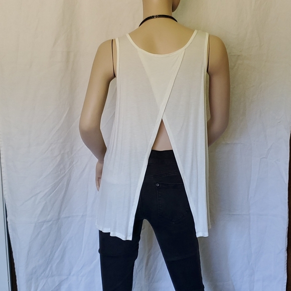 Open Back White Tank Top - Picture 4 of 8